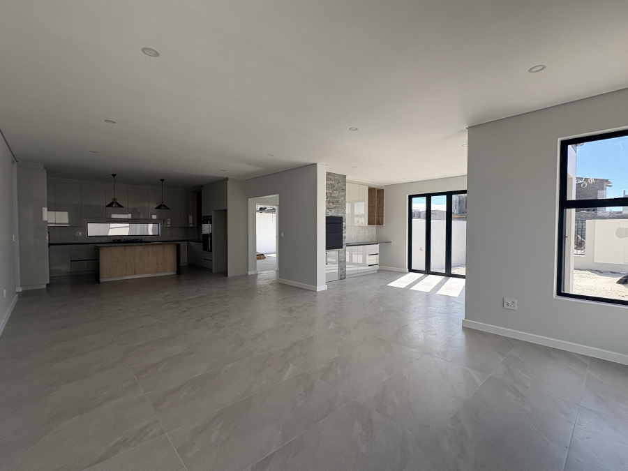 4 Bedroom Property for Sale in Sandown Western Cape